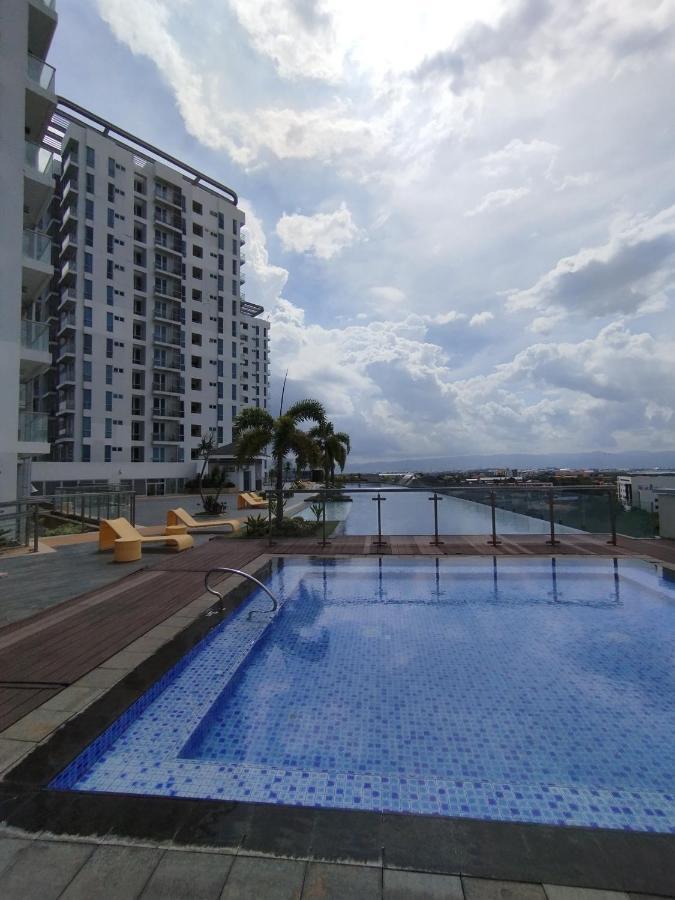 Mactan Newtown Seaview Condo By Fjcivo Lapu-Lapu City Eksteriør bilde