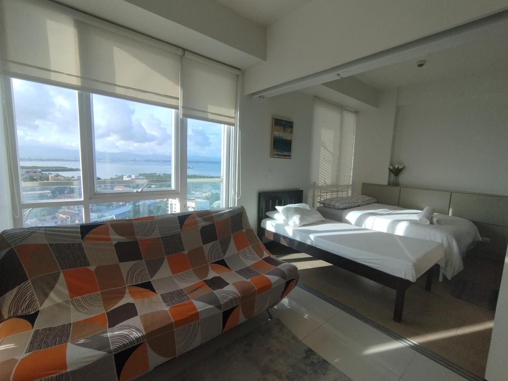 Mactan Newtown Seaview Condo By Fjcivo Lapu-Lapu City Eksteriør bilde